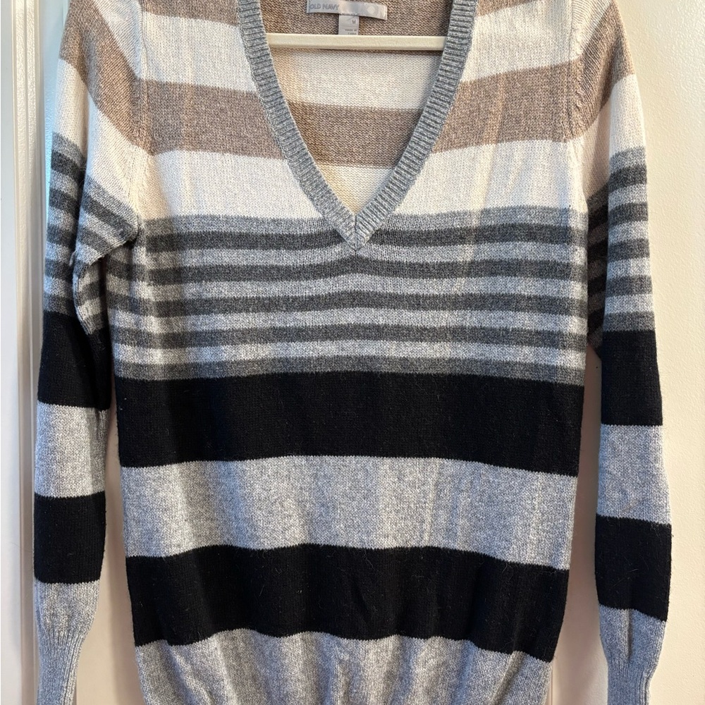 Old Navy Multicolor V-Neck Sweater